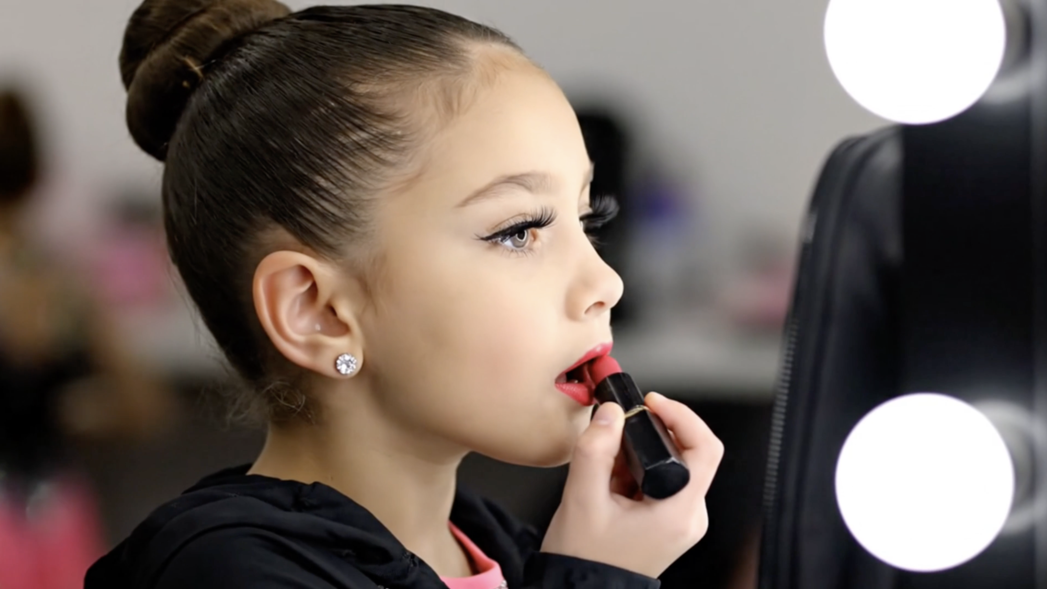 S34: Lipstick thumbnail